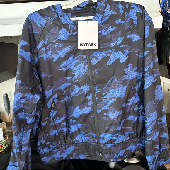 Brand new cropped windbreaker - Picture 4 of 4